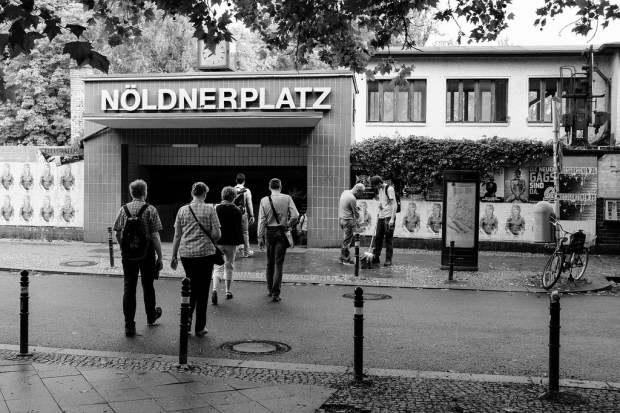 14618348214_b599d14232_b